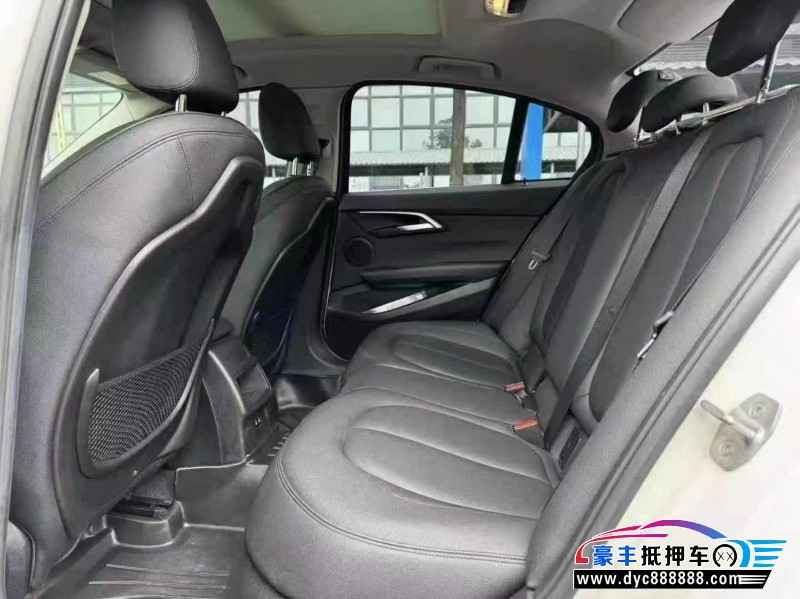 19年宝马1系轿车抵押车出售