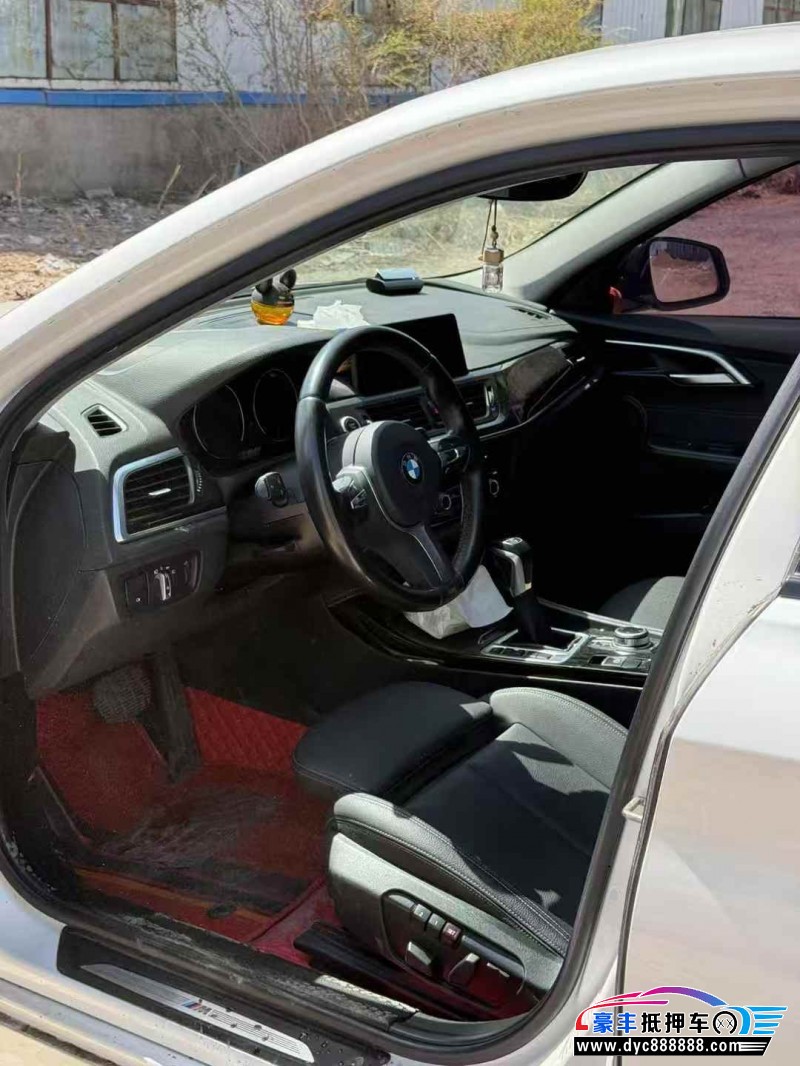 19年宝马1系轿车抵押车出售