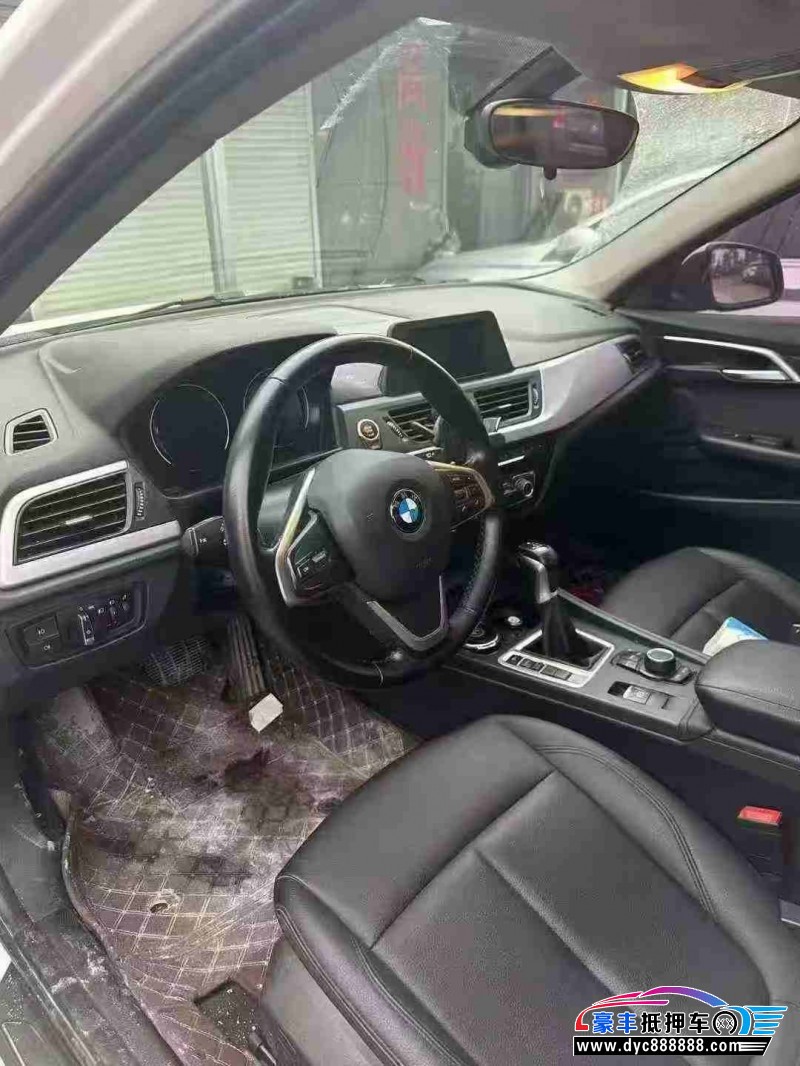 19年宝马1系轿车抵押车出售