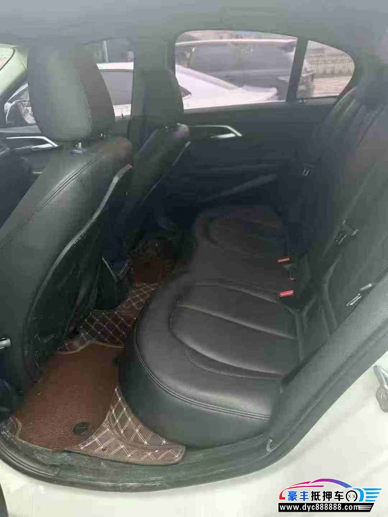 19年宝马1系轿车抵押车出售