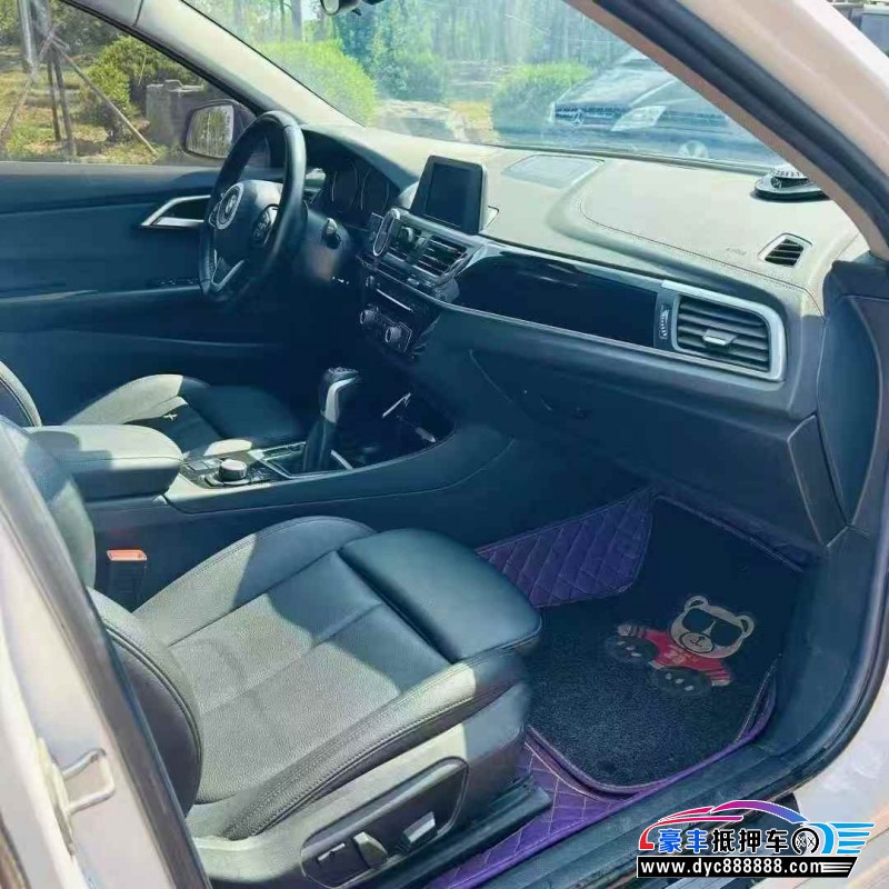 19年宝马1系轿车抵押车出售