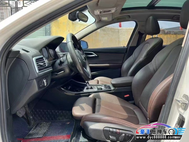 19年宝马1系轿车抵押车出售