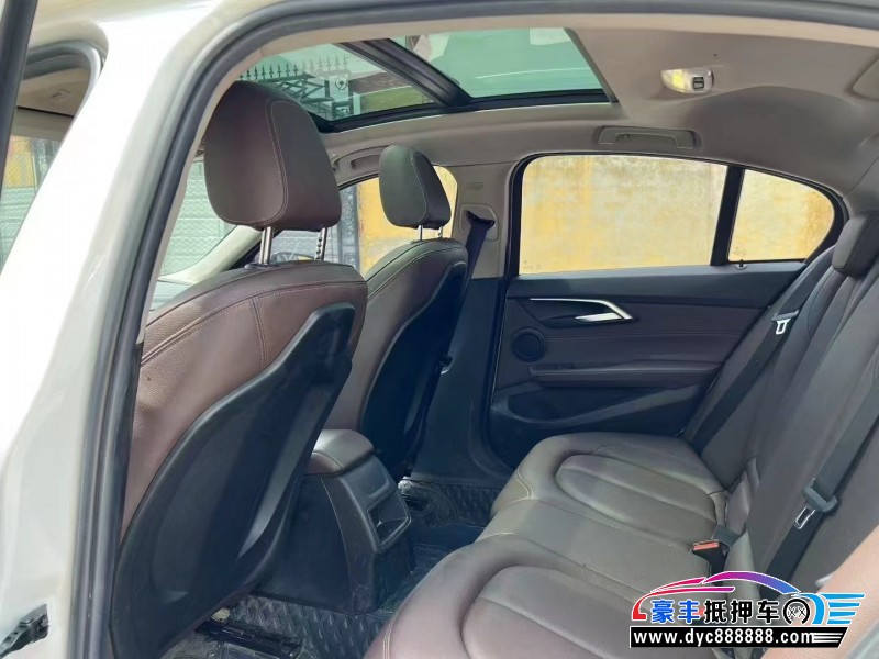 19年宝马1系轿车抵押车出售