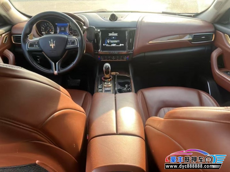 18年玛莎拉蒂莱万特轿车抵押车出售