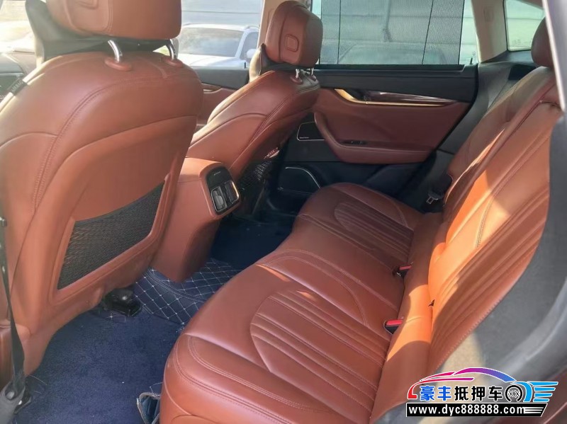 18年玛莎拉蒂莱万特轿车抵押车出售