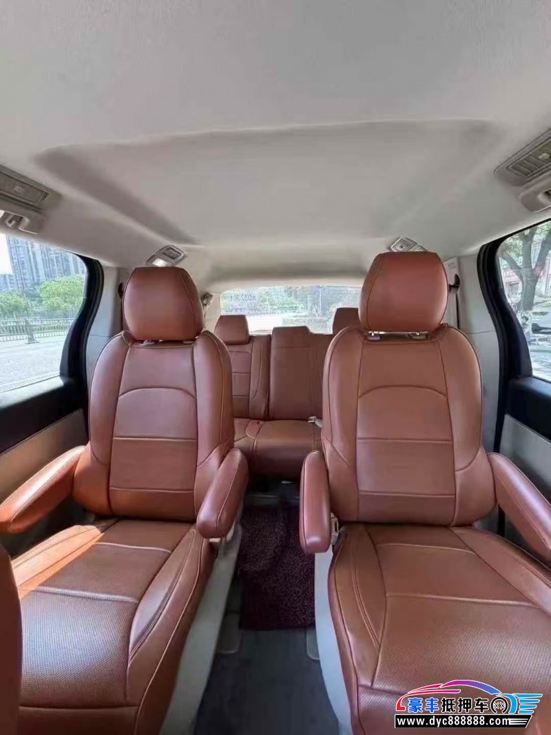 15年别克GL8轿车抵押车出售