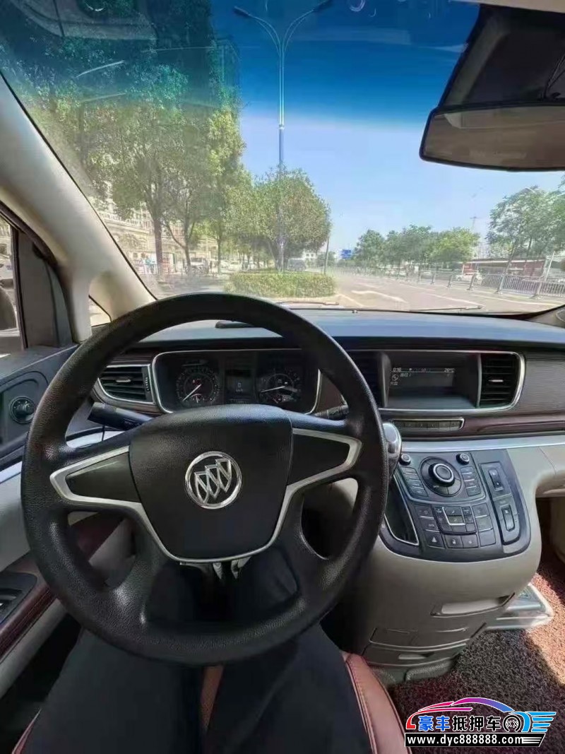 15年别克GL8轿车抵押车出售