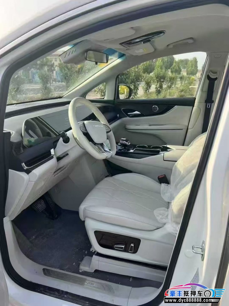 25年东风风行星海V9轿车抵押车出售