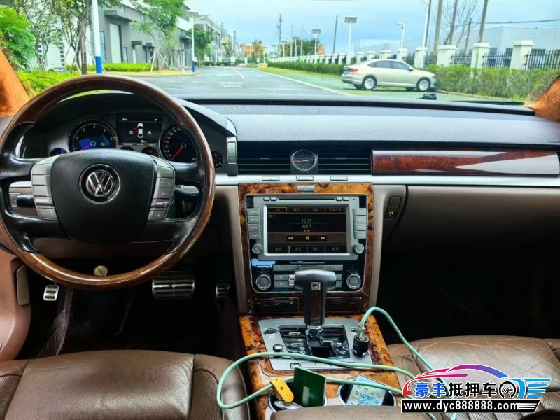 12年大众辉腾轿车抵押车出售