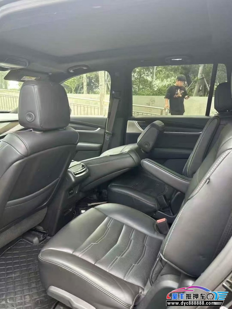 20年凯迪拉克xt6轿车抵押车出售