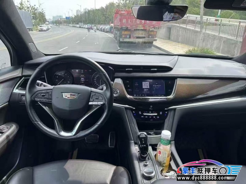 20年凯迪拉克xt6轿车抵押车出售
