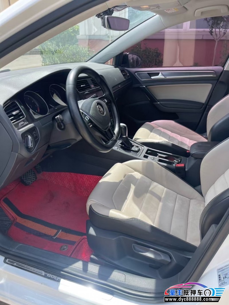 17年大众高尔夫轿车抵押车出售