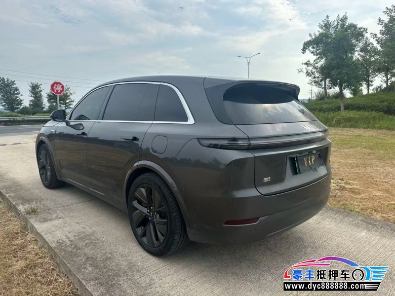 24年理想L7轿车抵押车出售