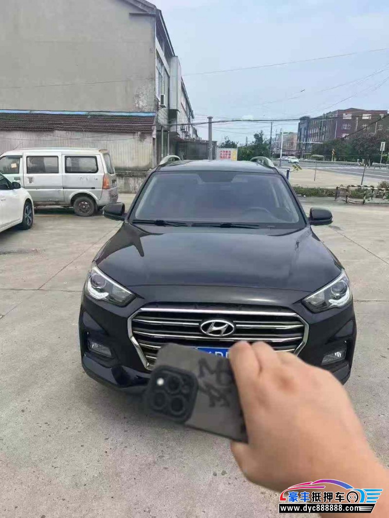 19年现代ix35轿车抵押车出售