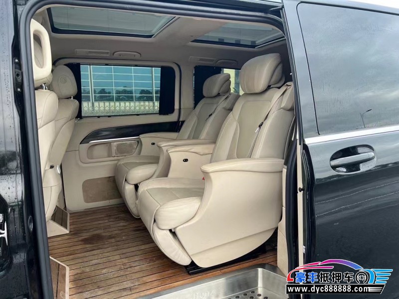 18年奔驰V轿车抵押车出售