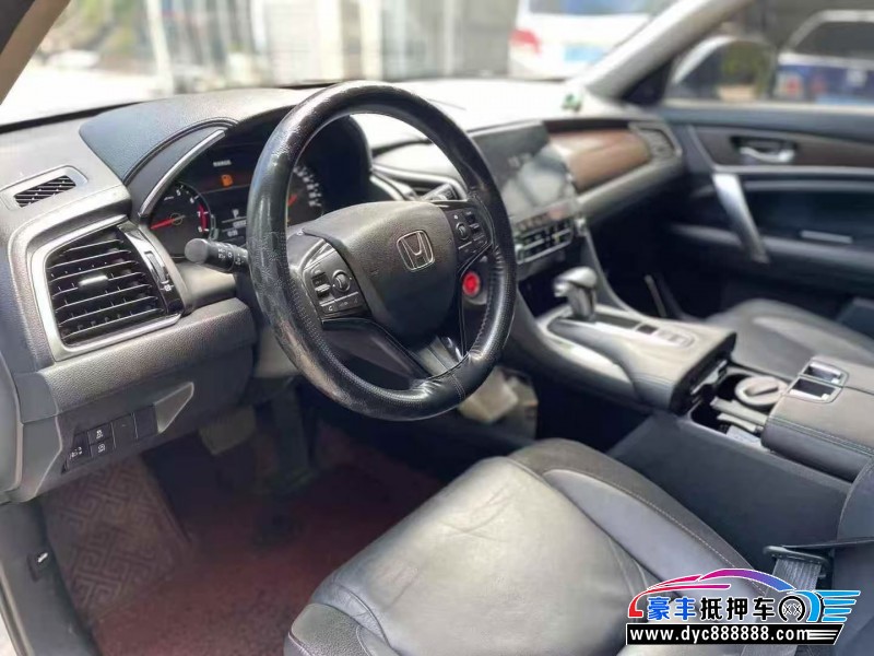 18年本田冠道轿车抵押车出售