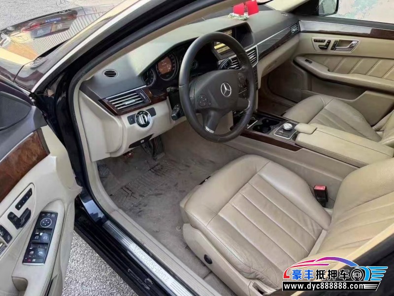 12年奔驰E轿车抵押车出售