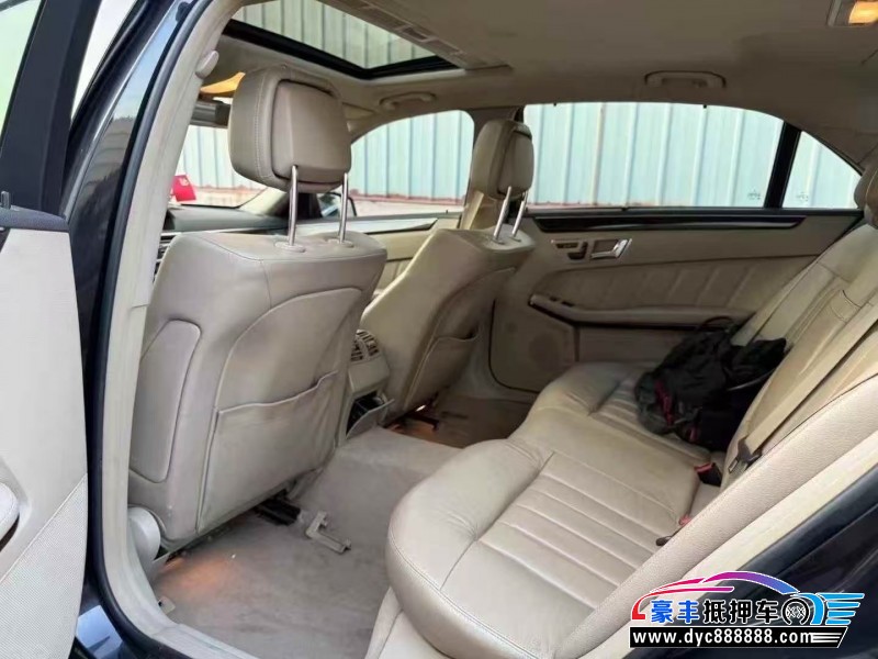 12年奔驰E轿车抵押车出售