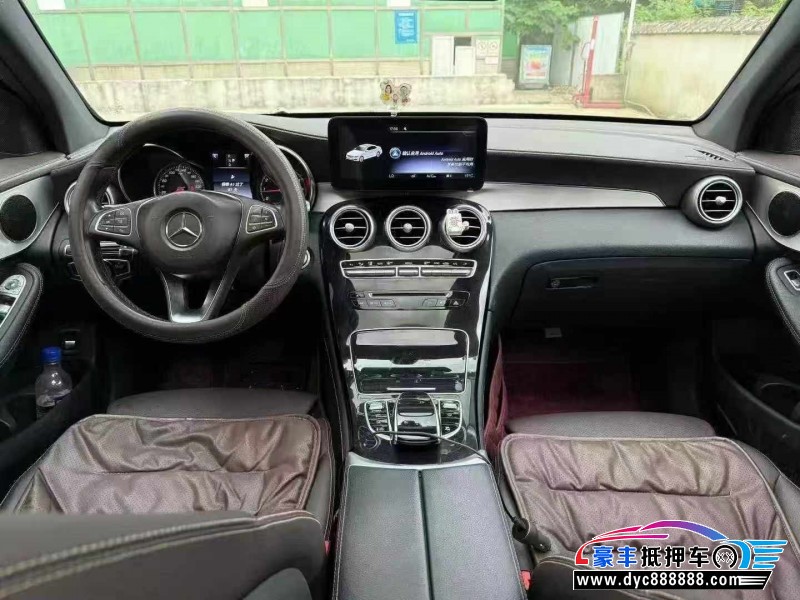 19年奔驰GLC轿车抵押车出售