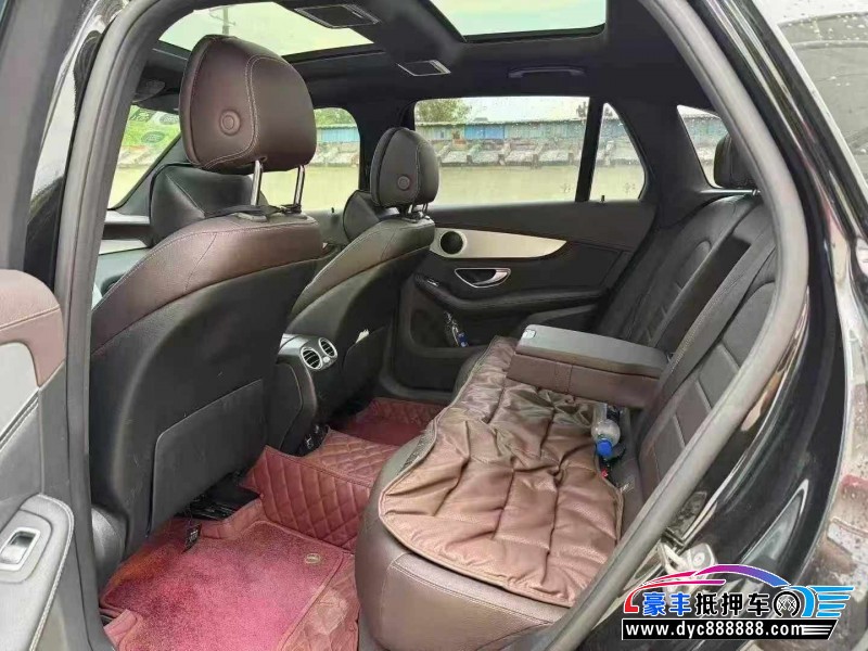 19年奔驰GLC轿车抵押车出售