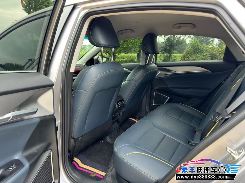 24年吉利几何轿车抵押车出售