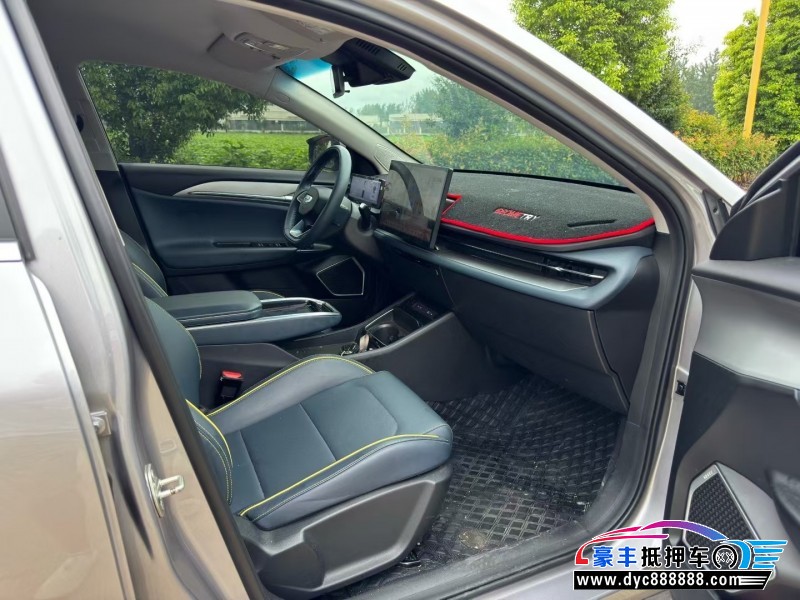 24年吉利几何轿车抵押车出售