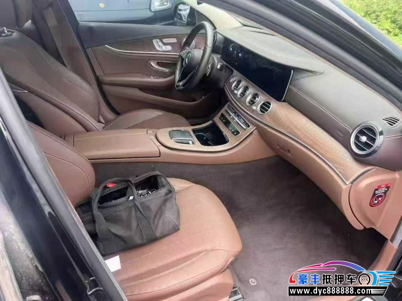 22年奔驰E轿车抵押车出售