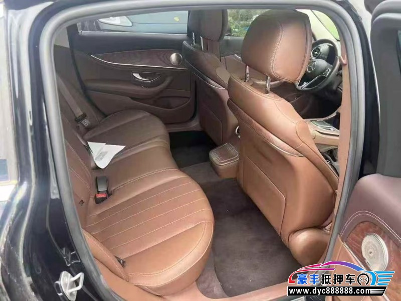 22年奔驰E轿车抵押车出售