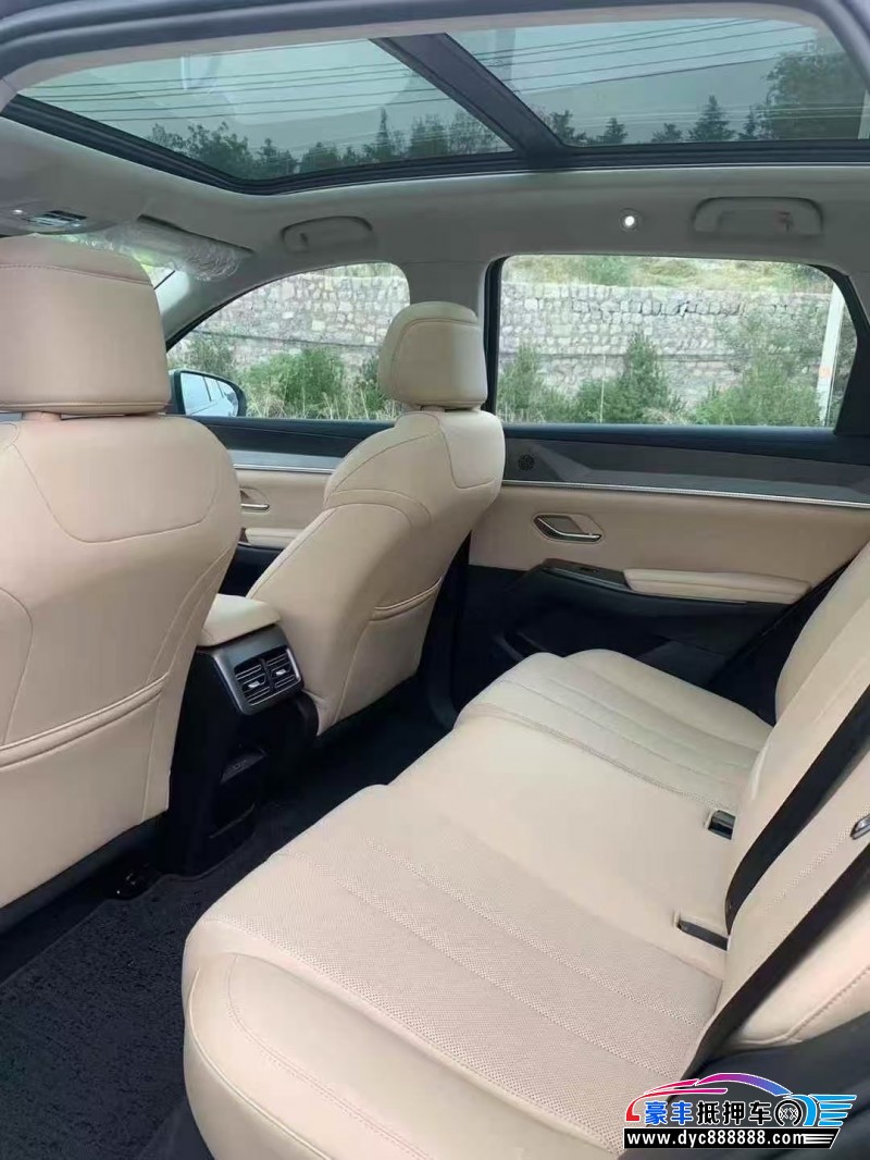 25年比亚迪宋轿车抵押车出售