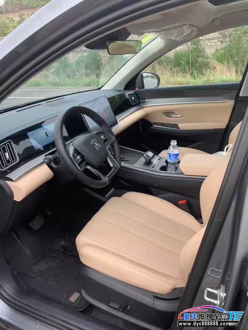 25年比亚迪宋轿车抵押车出售