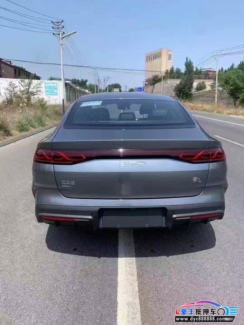 25年比亚迪秦轿车抵押车出售