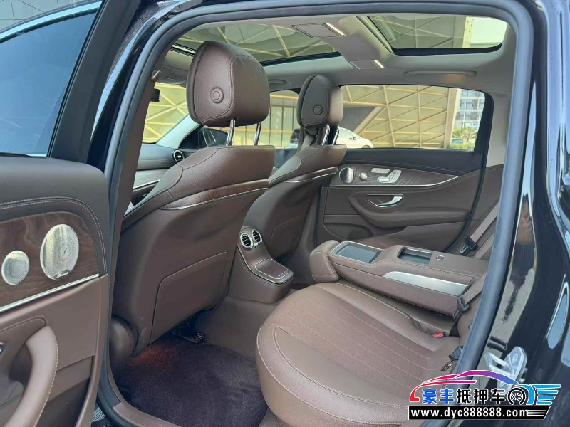 23年奔驰E轿车抵押车出售