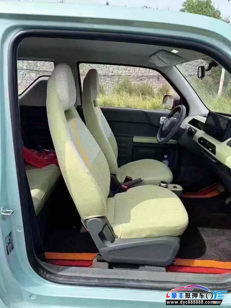 24年吉利熊猫轿车抵押车出售