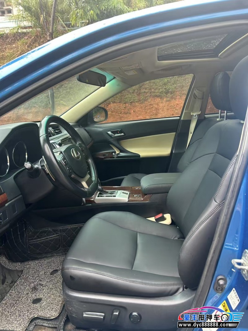 14年丰田锐志轿车抵押车出售