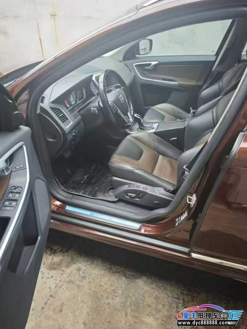 15年沃尔沃XC60轿车抵押车出售