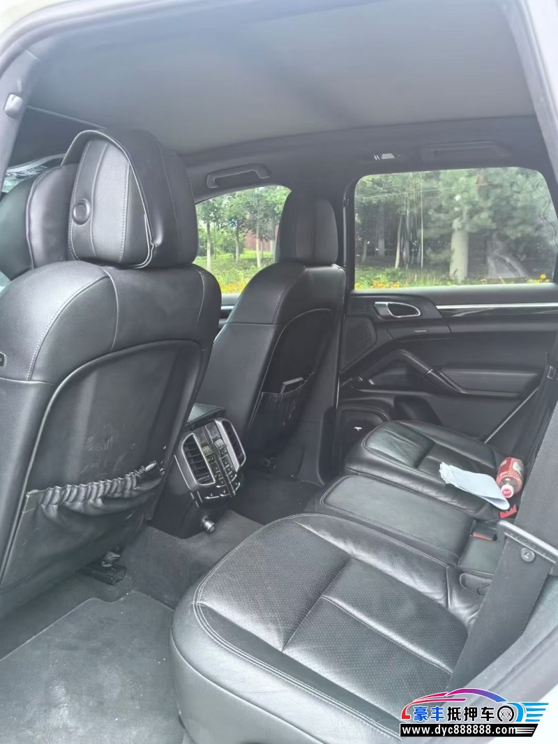 14年保时捷卡宴轿车抵押车出售