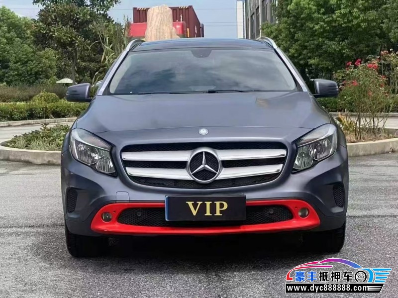 15年奔驰GLA轿车抵押车出售