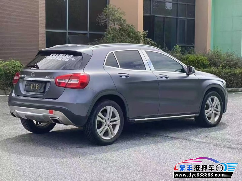 15年奔驰GLA轿车抵押车出售