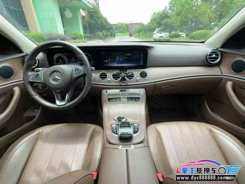 18年奔驰E轿车抵押车出售