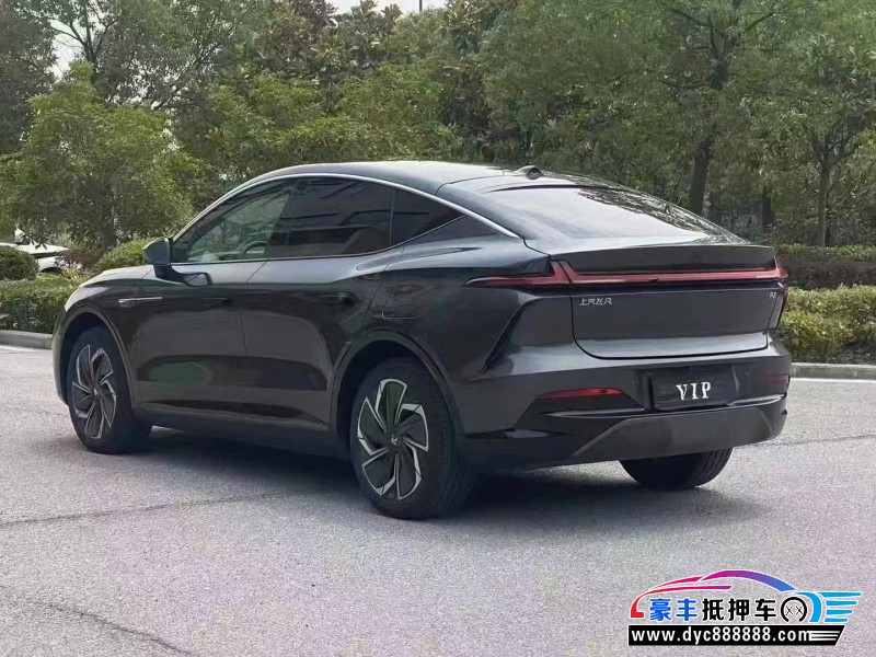 25年非凡R7轿车抵押车出售