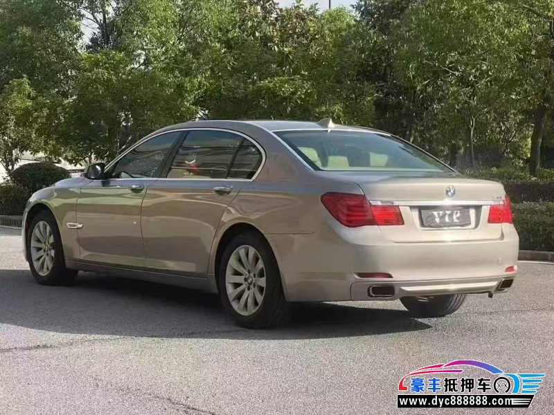 10年宝马7系轿车抵押车出售
