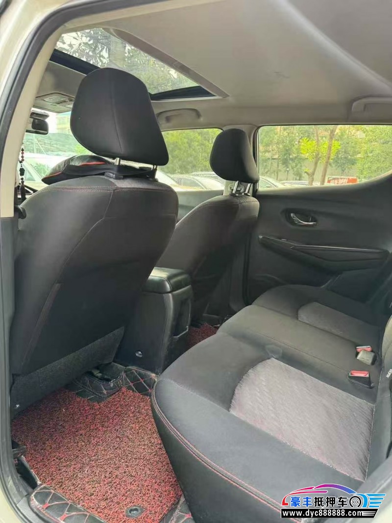 19年日产蓝鸟轿车抵押车出售