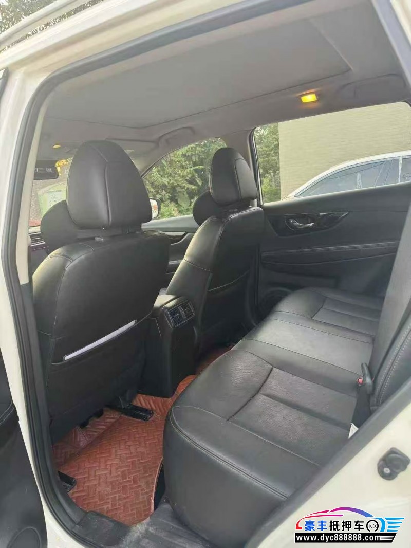 19年日产奇骏轿车抵押车出售