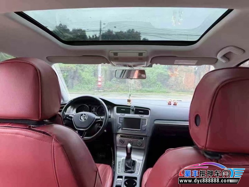 14年大众高尔夫轿车抵押车出售