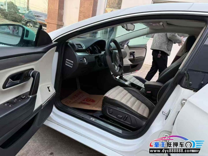 16年大众CC轿车抵押车出售