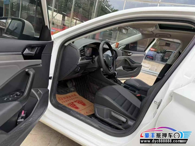 21年大众速腾轿车抵押车出售