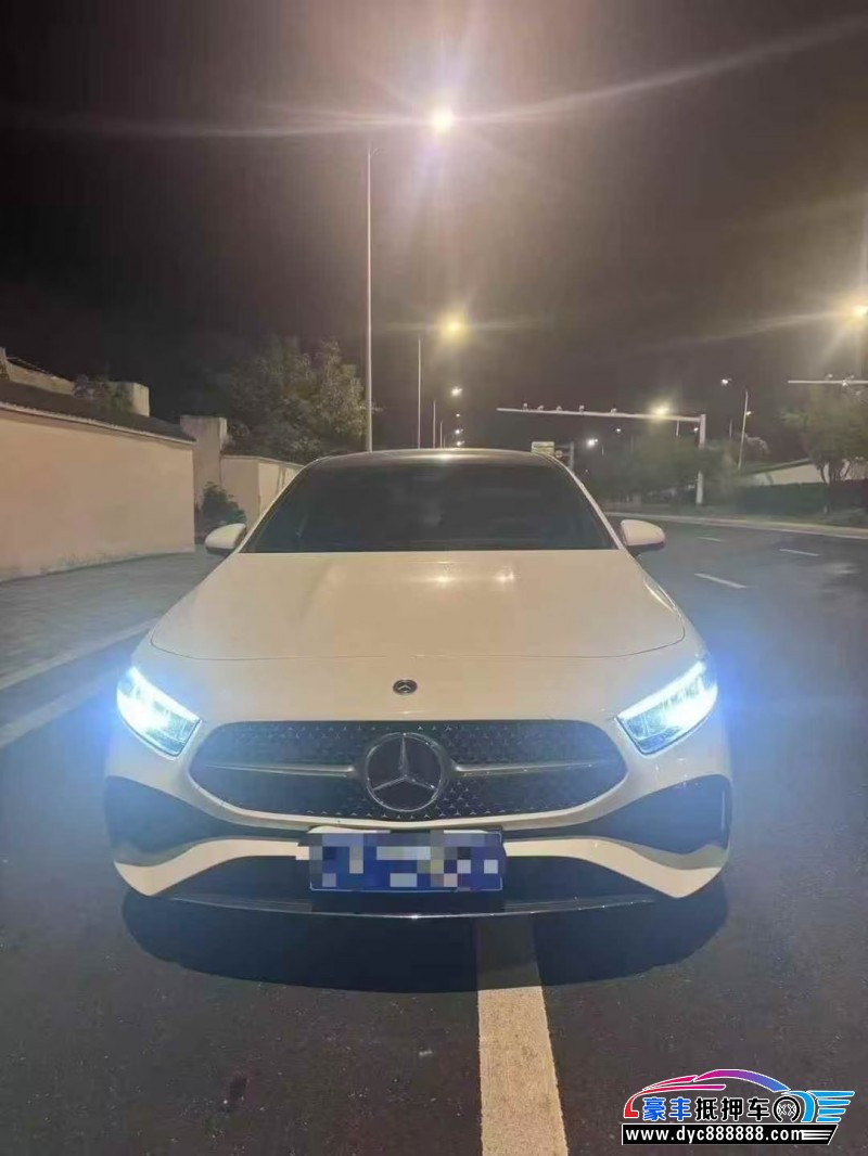 24年奔驰A轿车抵押车出售