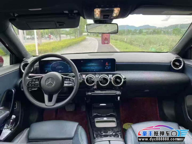 20年奔驰A轿车抵押车出售