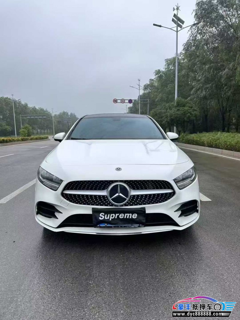 20年奔驰A轿车抵押车出售