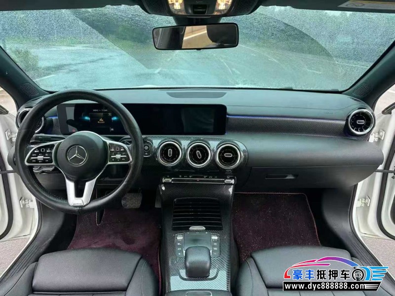 20年奔驰A轿车抵押车出售